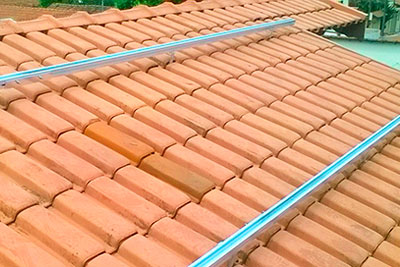 Estrutura e Suportes para Fixação de Painéis Fotovoltaicos em Telhado